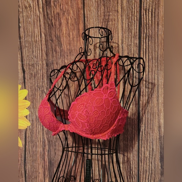 PINK Victoria's Secret Racer-Back Bra - Picture 2 of 6